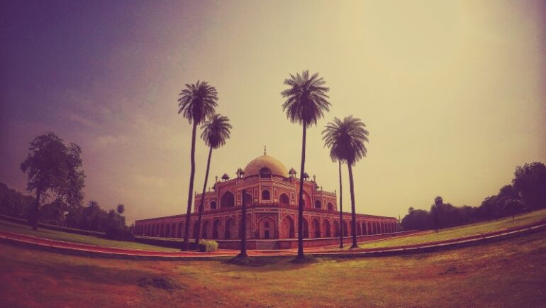 humayun's tomb in the heart of delhi