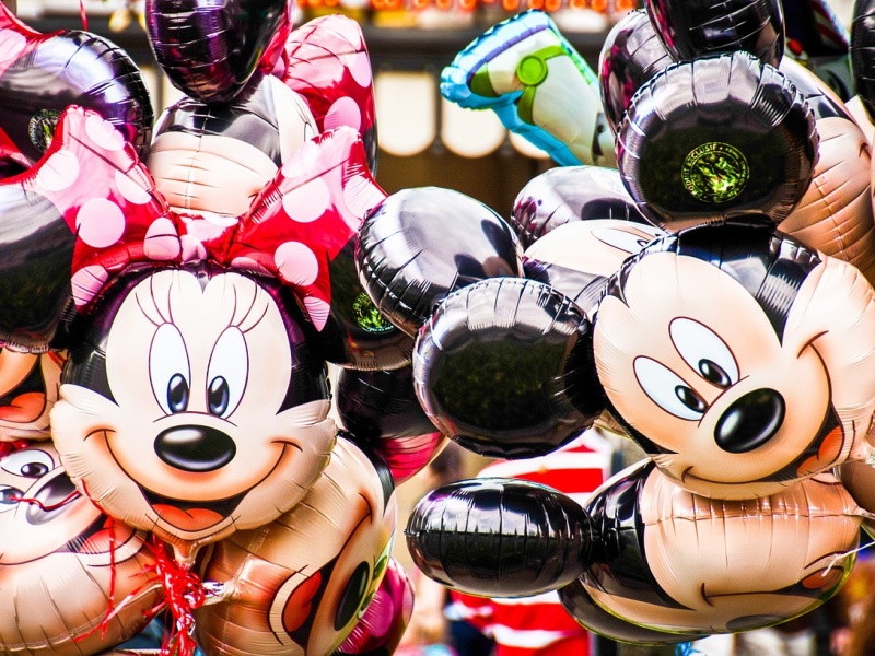 Mickey and Minnie Balloons - packings tips for a day at Disney