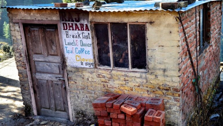 road side cafe - best places to eat in Shimla